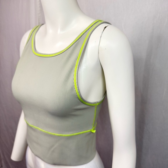 LULULEMON Power Pivot Ribbed Crop Tank - Picture 5 of 9